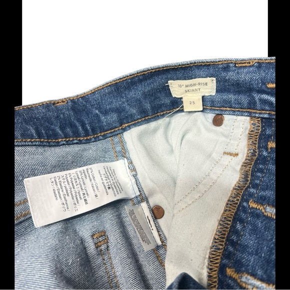 10" High-Rise Skinny Jeans in Mackey Wash: Button-Front Edition Size 25 - Picture 9 of 10